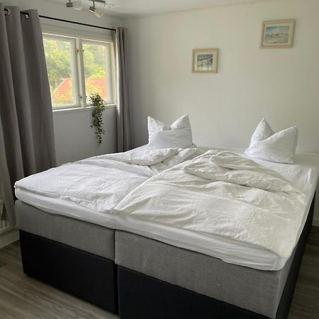 Lantlig Villa I Ljungbyhed Esterno foto