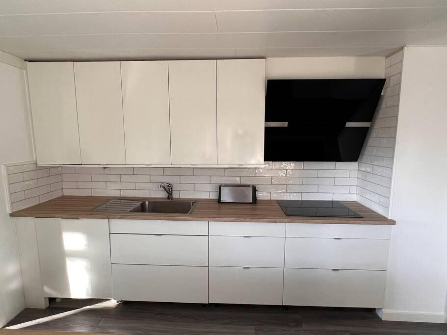 Lantlig Villa I Ljungbyhed Esterno foto
