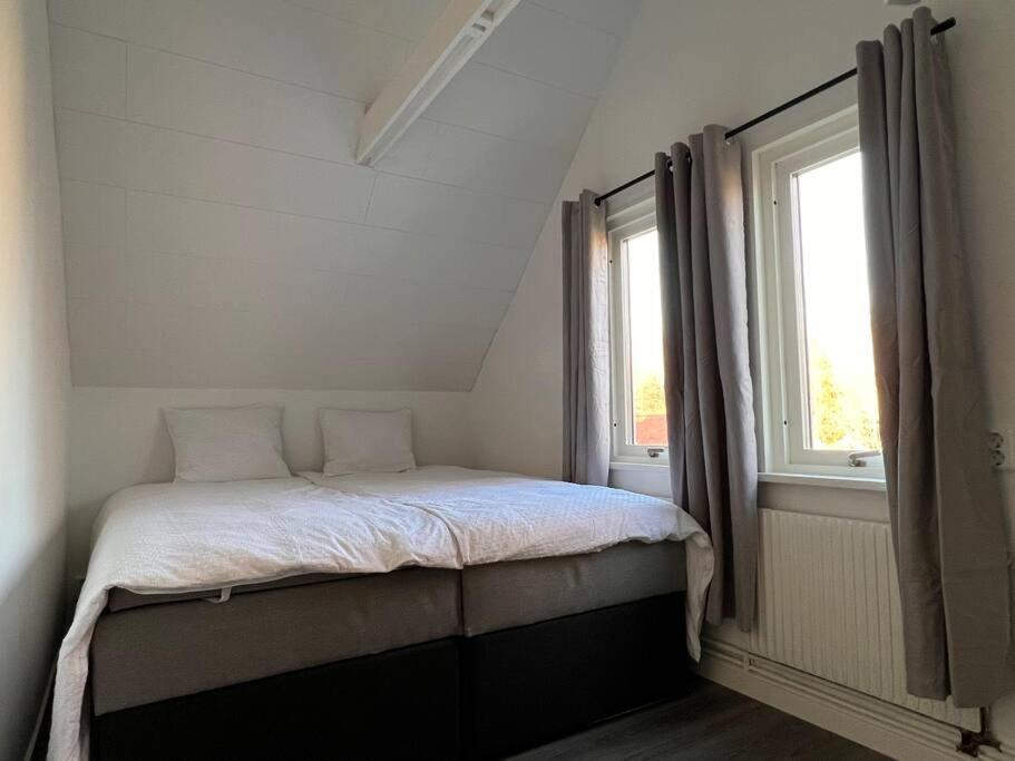 Lantlig Villa I Ljungbyhed Esterno foto