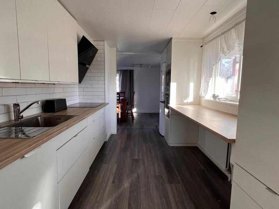 Lantlig Villa I Ljungbyhed Esterno foto