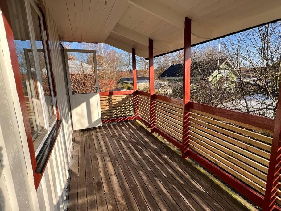 Lantlig Villa I Ljungbyhed Esterno foto